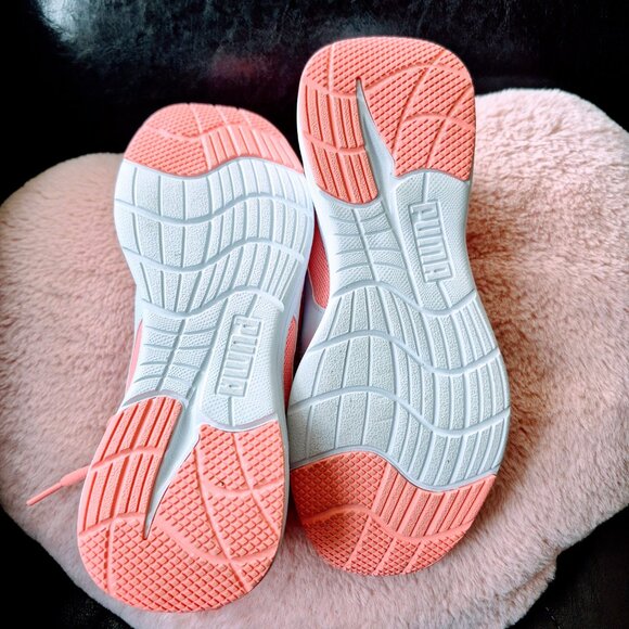 Puma Big Kids Size 5 Girls Lace Up Running Shoes - Picture 4 of 4